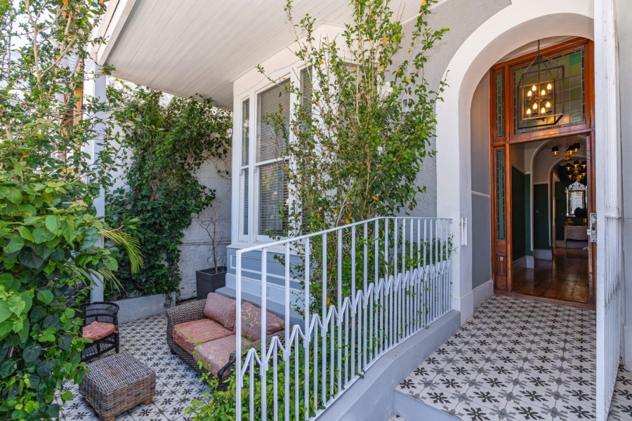 4 Bedroom Property for Sale in Oranjezicht Western Cape